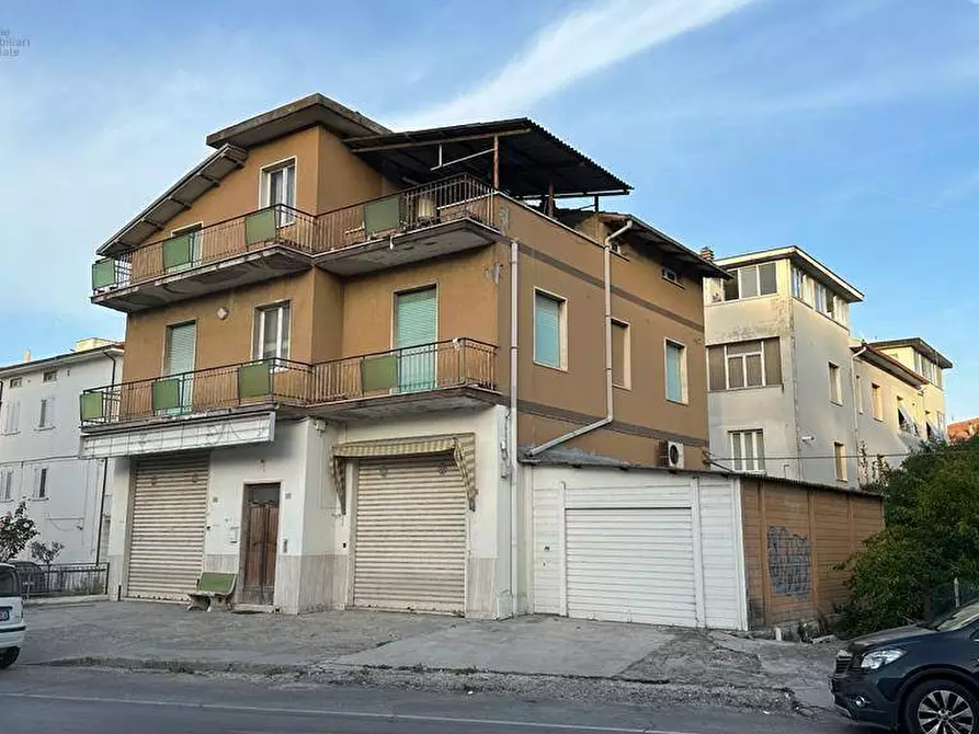 Immagine 1 di Palazzo in vendita  in Via C.L.Gabrielli a San Benedetto Del Tronto