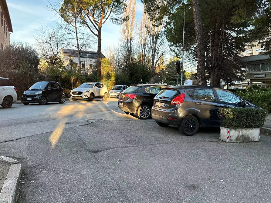 Immagine 3 di Box auto in vendita  in Via Cola d?amatrice a Ascoli Piceno
