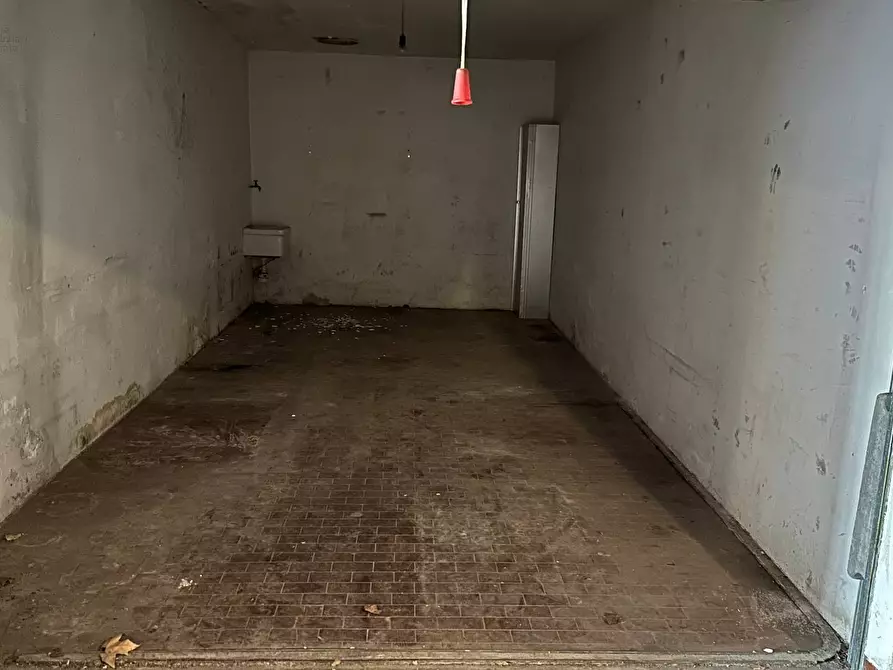 Immagine 6 di Box auto in vendita  in Via Cola d?amatrice a Ascoli Piceno