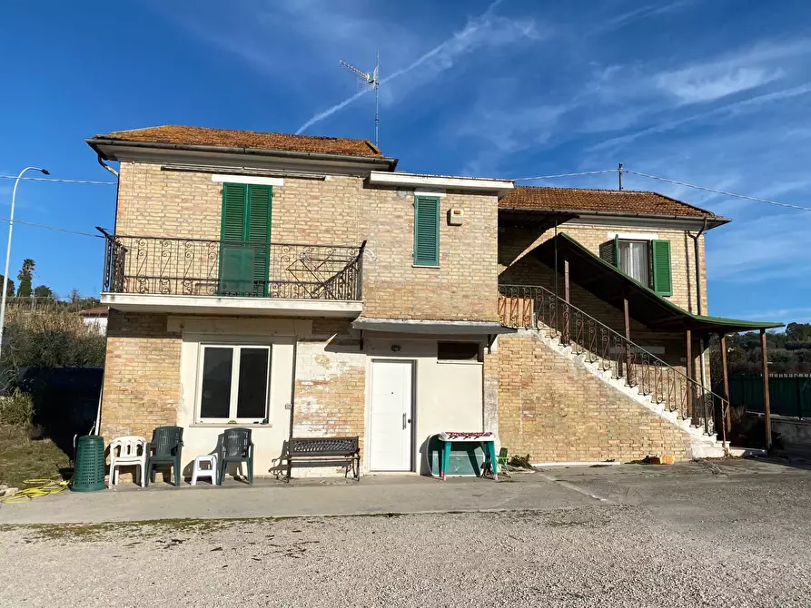 Immagine 17 di Casa indipendente in vendita  in Viale De Gasperi a Monsampolo Del Tronto