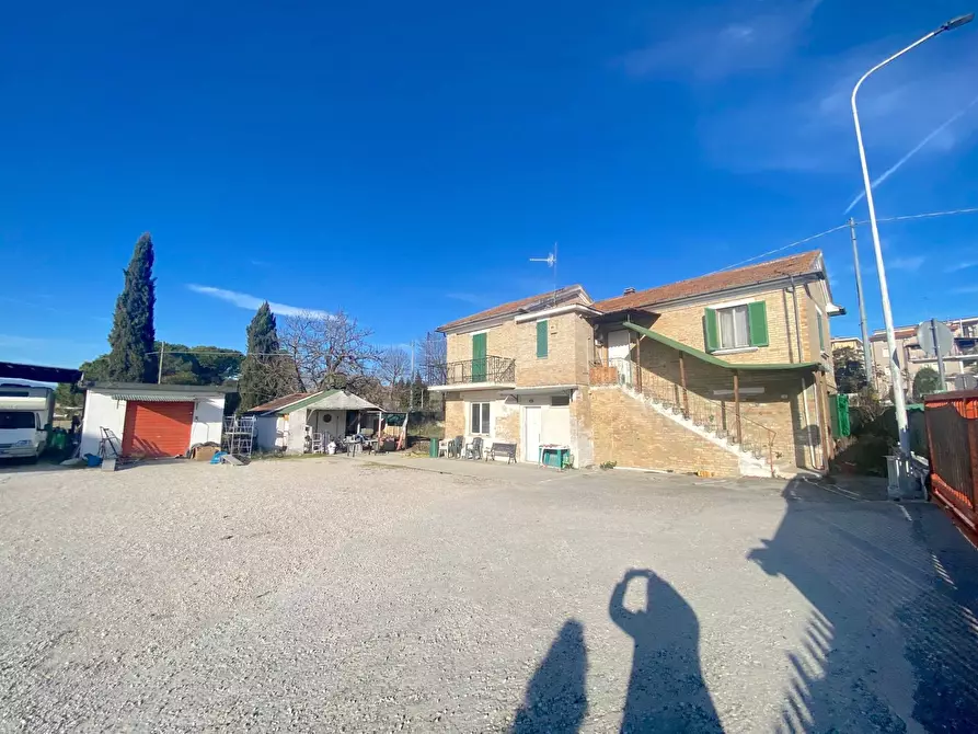 Immagine 12 di Casa indipendente in vendita  in Viale De Gasperi a Monsampolo Del Tronto