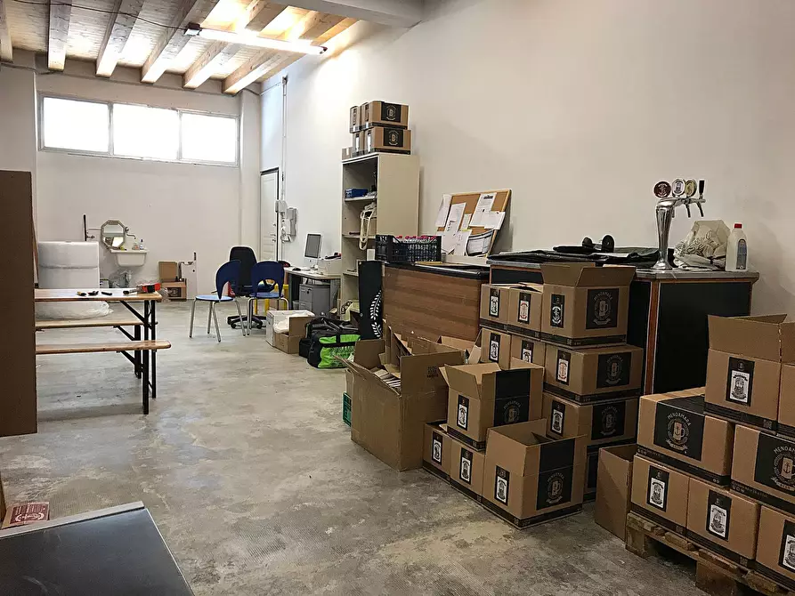 Immagine 5 di Laboratorio in vendita  in Via Carlo Alberto dalla Chiesa a Grottammare
