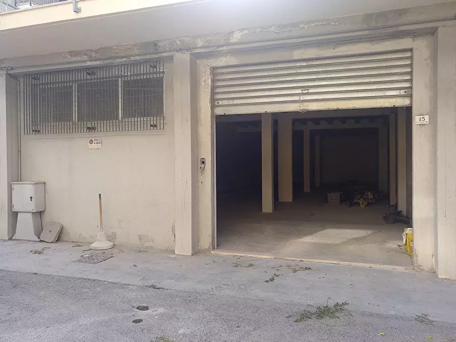 Immagine 6 di Laboratorio in vendita  in Via Carlo Alberto dalla Chiesa a Grottammare