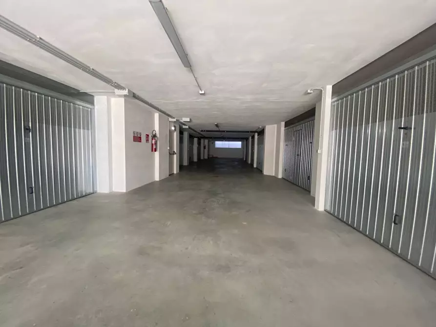 Immagine 21 di Appartamento in vendita  in Via Manzini a San Benedetto Del Tronto