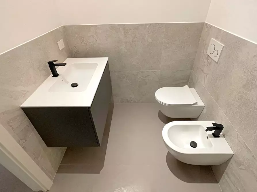 Immagine 27 di Appartamento in vendita  in Vicolo Ovidio a San Benedetto Del Tronto