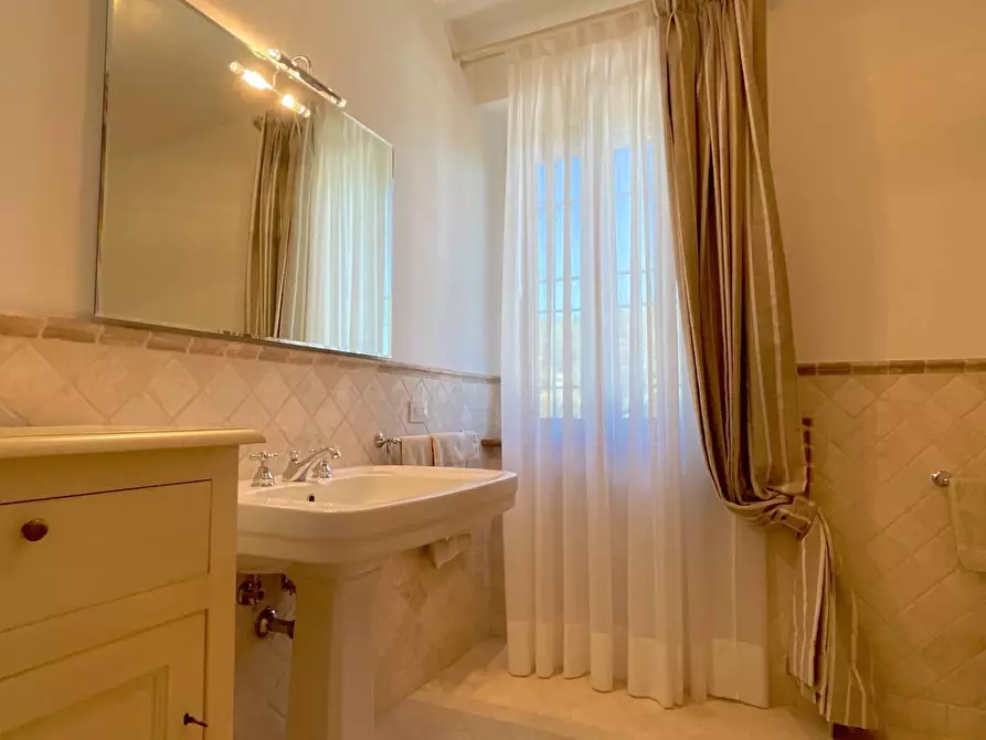 Immagine 26 di Rustico / casale in vendita  in Contrada Lame a Force