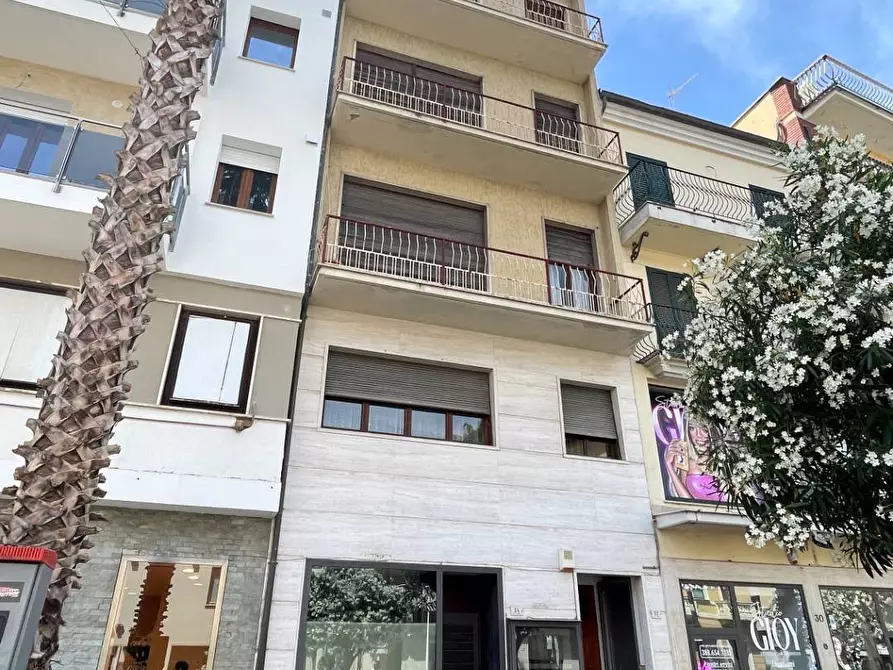 Immagine 1 di Casa indipendente in vendita  in Viale Secondo Moretti a San Benedetto Del Tronto