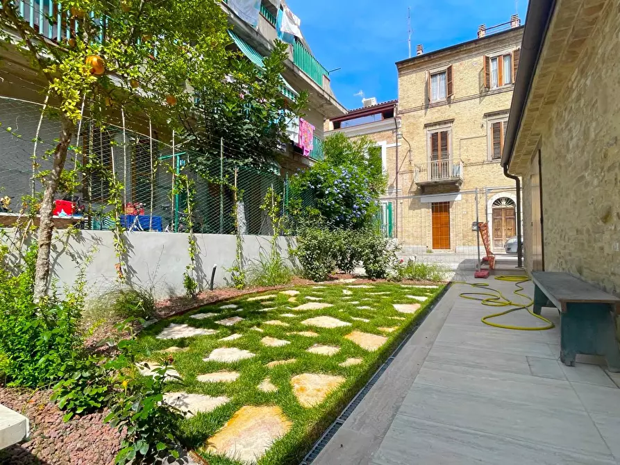 Immagine 4 di Casa indipendente in vendita  in Via Degli Orti a San Benedetto Del Tronto