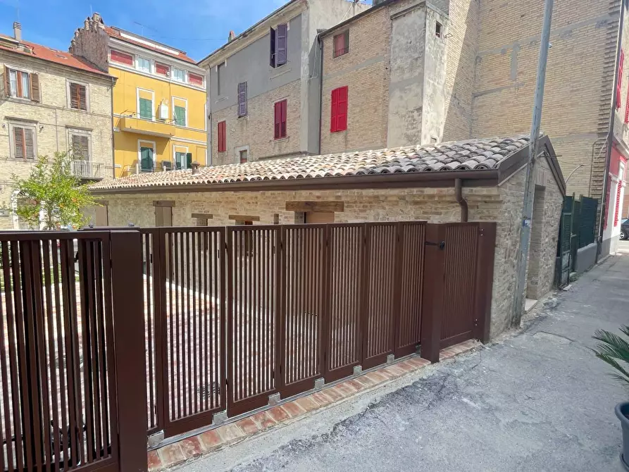 Immagine 18 di Casa indipendente in vendita  in Via Degli Orti a San Benedetto Del Tronto