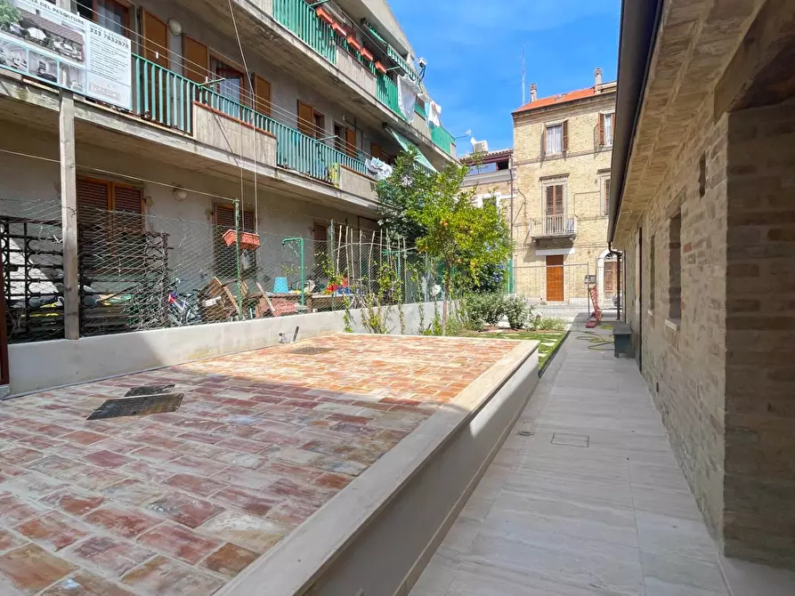 Immagine 6 di Casa indipendente in vendita  in Via Degli Orti a San Benedetto Del Tronto