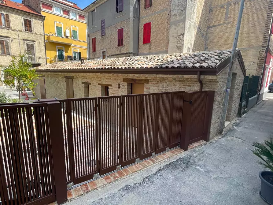 Immagine 3 di Casa indipendente in vendita  in Via Degli Orti a San Benedetto Del Tronto