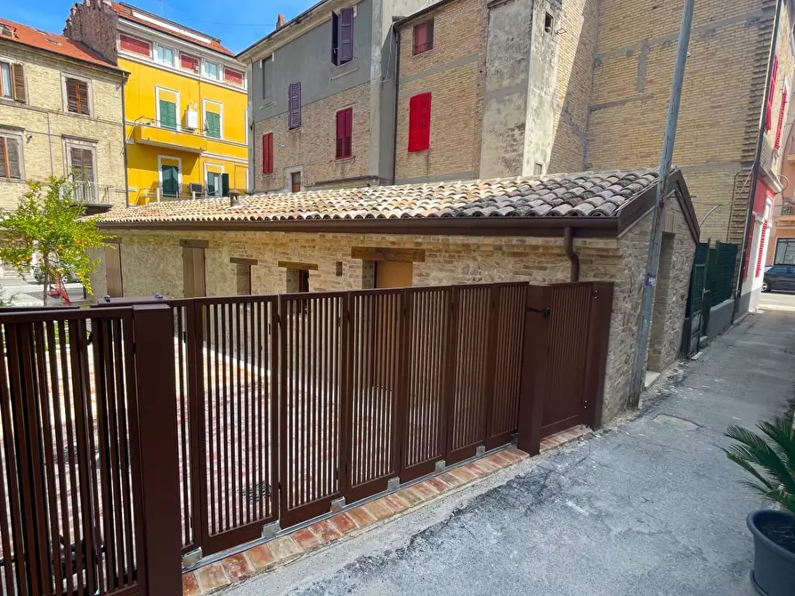 Immagine 11 di Casa indipendente in vendita  in Via Degli Orti a San Benedetto Del Tronto
