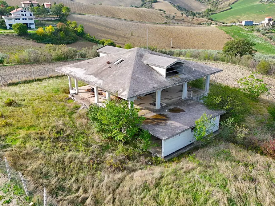 Immagine 29 di Villa in vendita  in Contrada Tronto (zona San Martino ) a Ancarano
