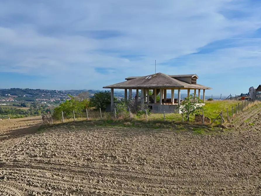 Immagine 30 di Villa in vendita  in Contrada Tronto (zona San Martino ) a Ancarano