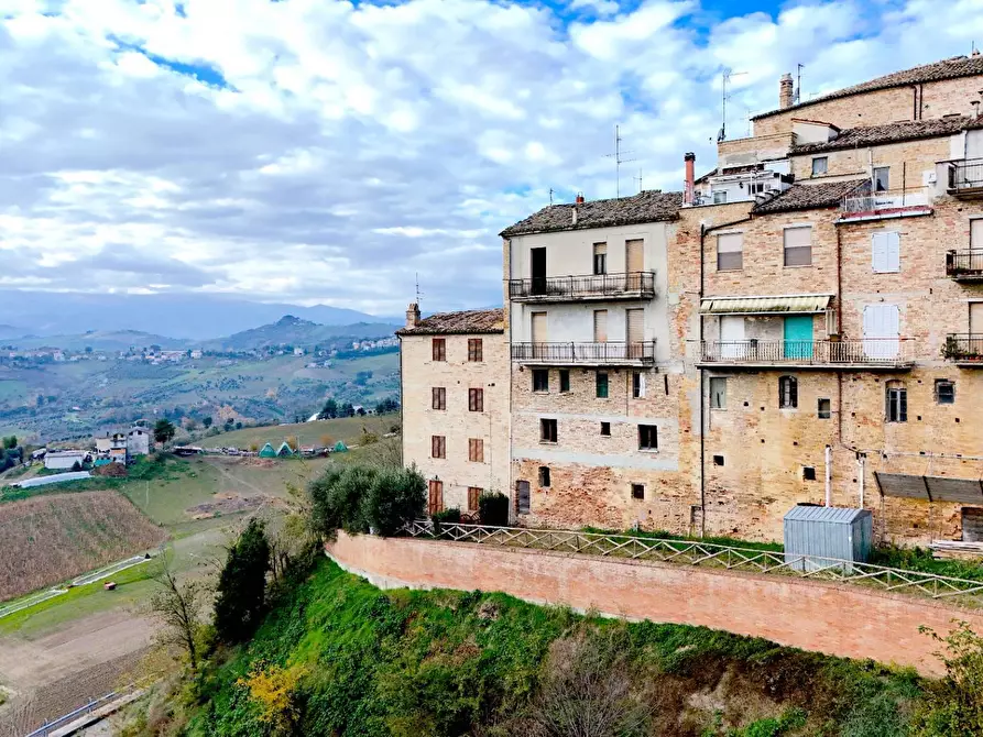 Immagine 1 di Casa indipendente in vendita  in Via Stringone a Castignano