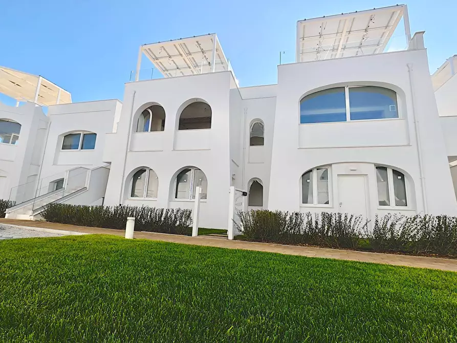 Immagine 20 di Appartamento in vendita  in Via Litoranea - Complesso Costa Conero a Numana