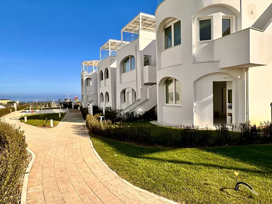 Immagine 17 di Appartamento in vendita  in Via Litoranea - Complesso Costa Conero a Numana