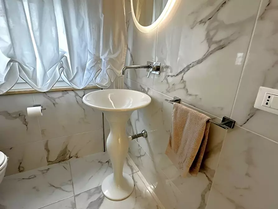 Immagine 17 di Appartamento in vendita  in Via Amilcare Ponchielli a San Benedetto Del Tronto