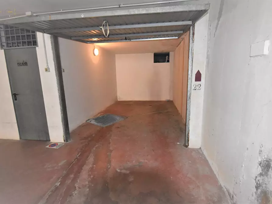 Immagine 2 di Box auto in vendita  in Dei Mille a San Benedetto Del Tronto