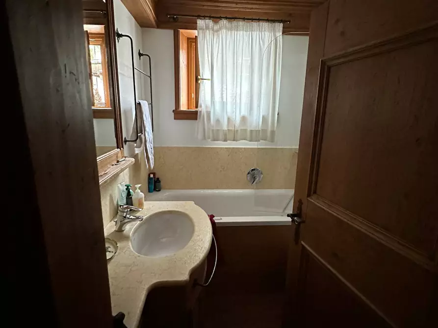 Immagine 21 di Appartamento in vendita  in Via Delle Guide Alpine a Cortina D'ampezzo