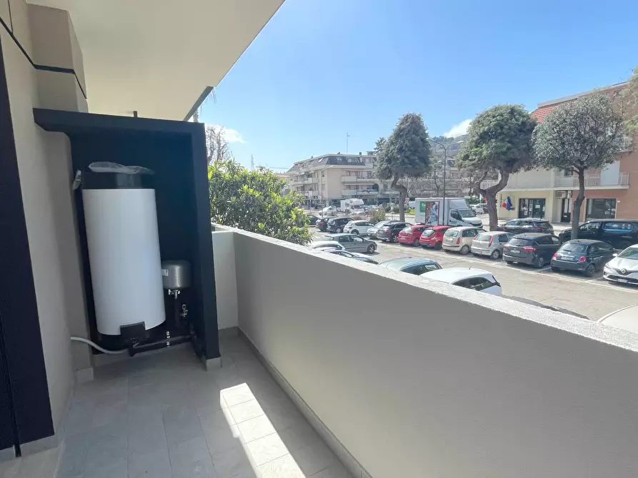 Immagine 12 di Appartamento in vendita  in Via Silvio Pellico a San Benedetto Del Tronto
