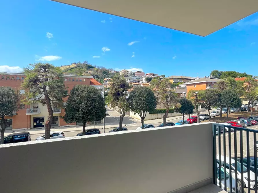 Immagine 10 di Appartamento in vendita  in Via Silvio Pellico a San Benedetto Del Tronto