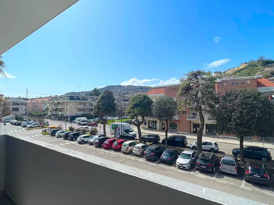 Immagine 12 di Appartamento in vendita  in Via Silvio Pellico a San Benedetto Del Tronto
