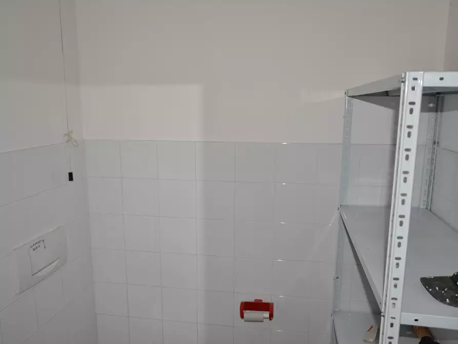 Immagine 4 di Locale commerciale in vendita  in Corso Mazzini a San Benedetto Del Tronto