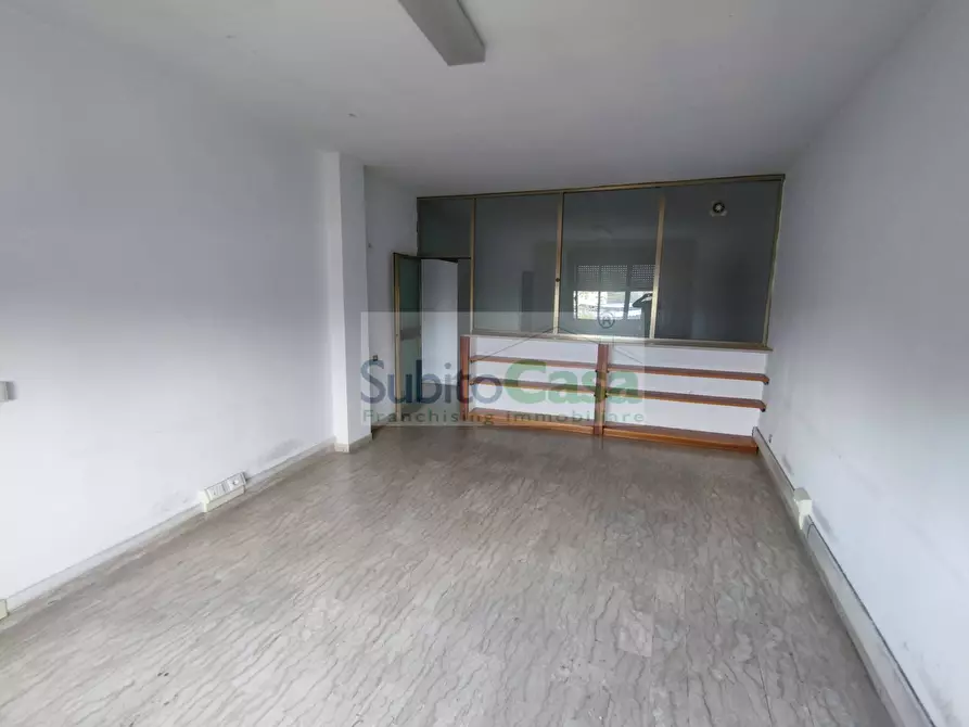 Immagine 2 di Ufficio in affitto  in via benedetto croce a Chieti