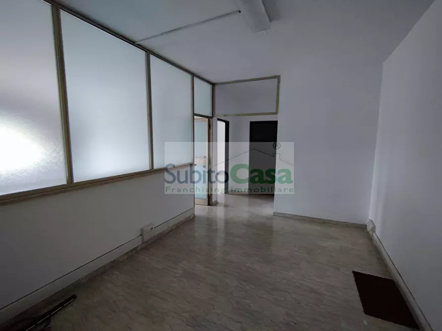 Immagine 5 di Ufficio in affitto  in via benedetto croce a Chieti