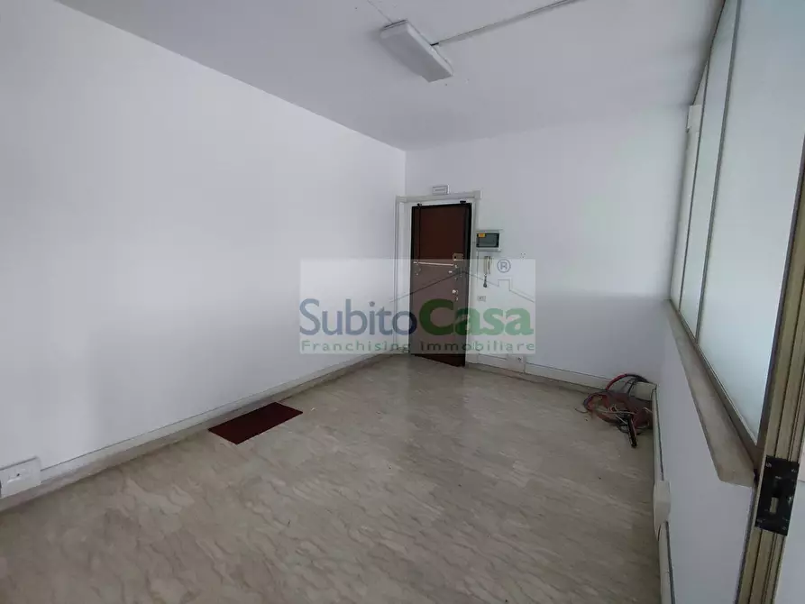 Immagine 6 di Ufficio in affitto  in via benedetto croce a Chieti