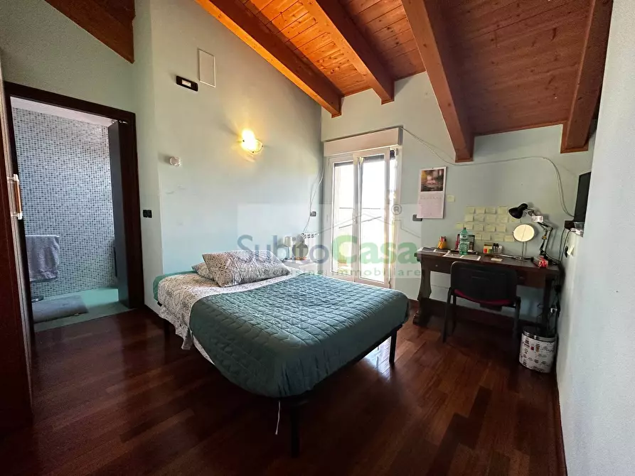 Immagine 30 di Appartamento in vendita  in Piazza Marconi a Chieti