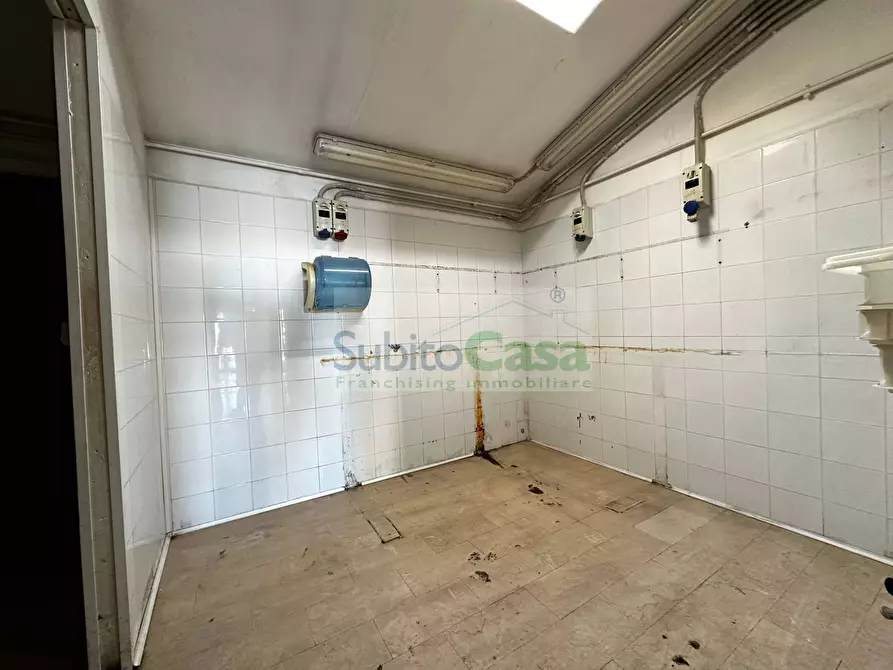 Immagine 7 di Locale commerciale in affitto  in Piazza Marconi a Chieti