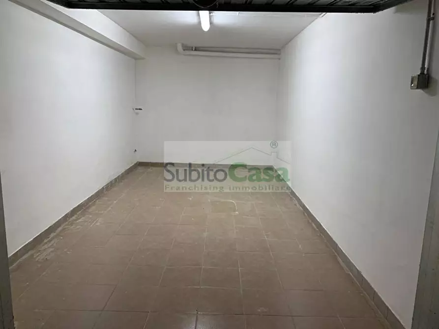 Immagine 2 di Box auto in affitto  in Viale Abruzzo a Chieti