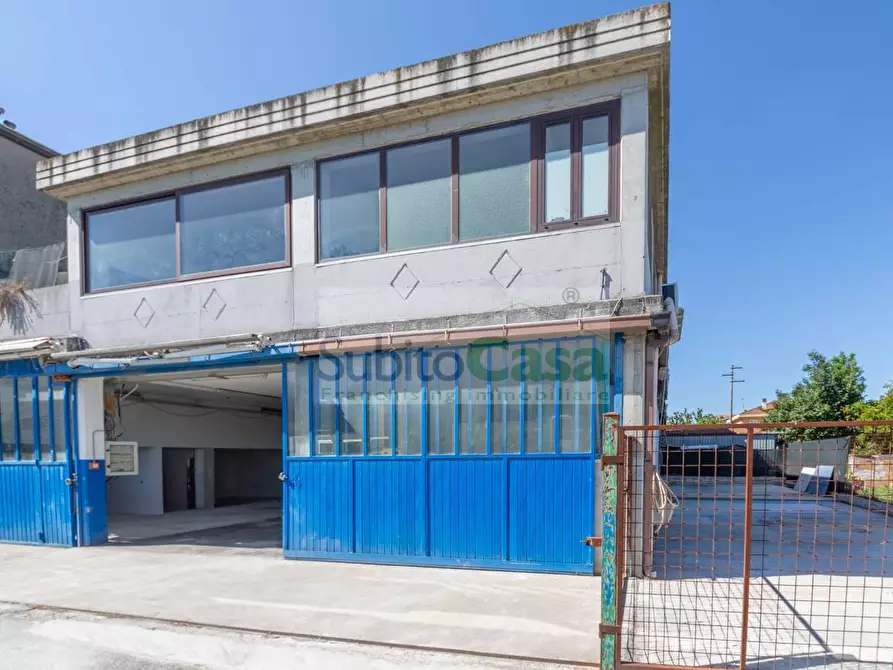 Immagine 12 di Capannone industriale in vendita  in Via Vestina a Montesilvano