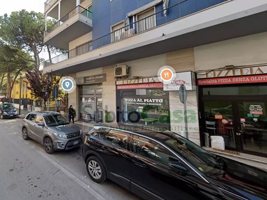Immagine 3 di Locale commerciale in vendita  in Via Camillo Benso di Cavour a Pescara