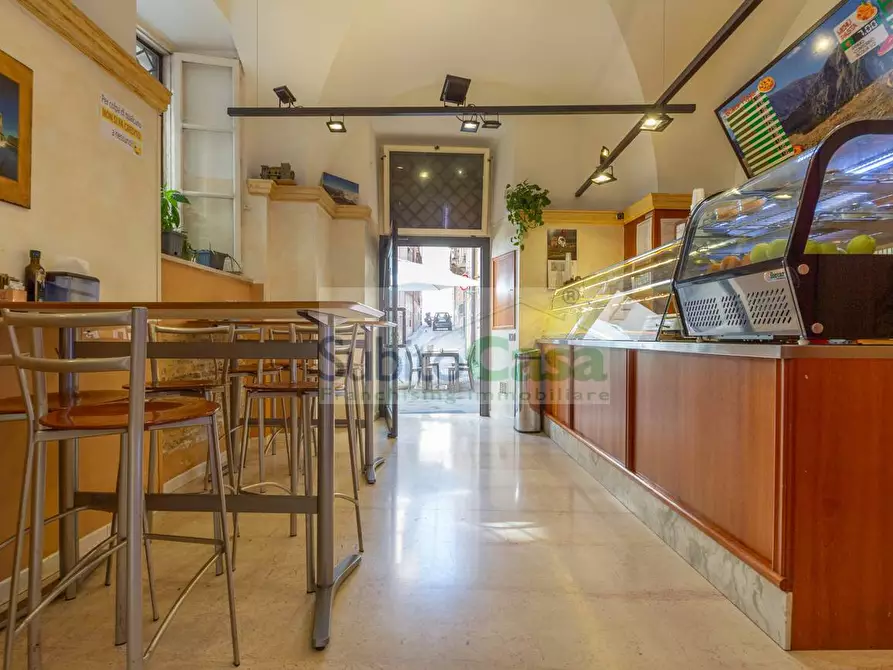 Immagine 2 di Attività commerciale in vendita  in Via Arcivescovado a Chieti