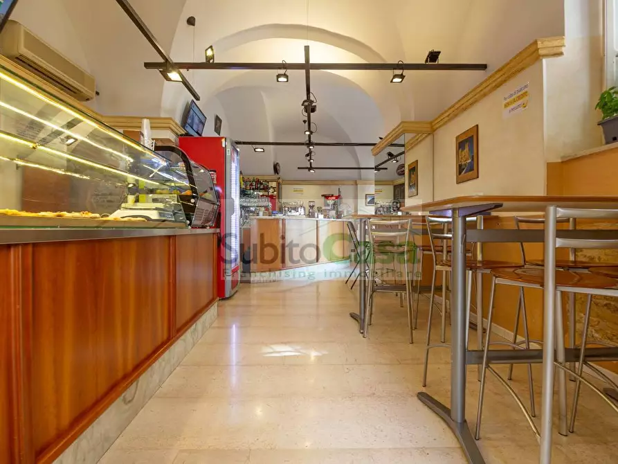 Immagine 3 di Attività commerciale in vendita  in Via Arcivescovado a Chieti