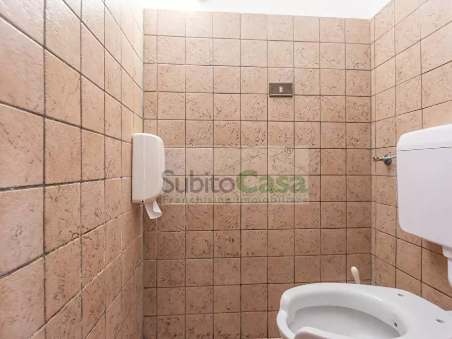 Immagine 14 di Attività commerciale in vendita  in Via Arcivescovado a Chieti