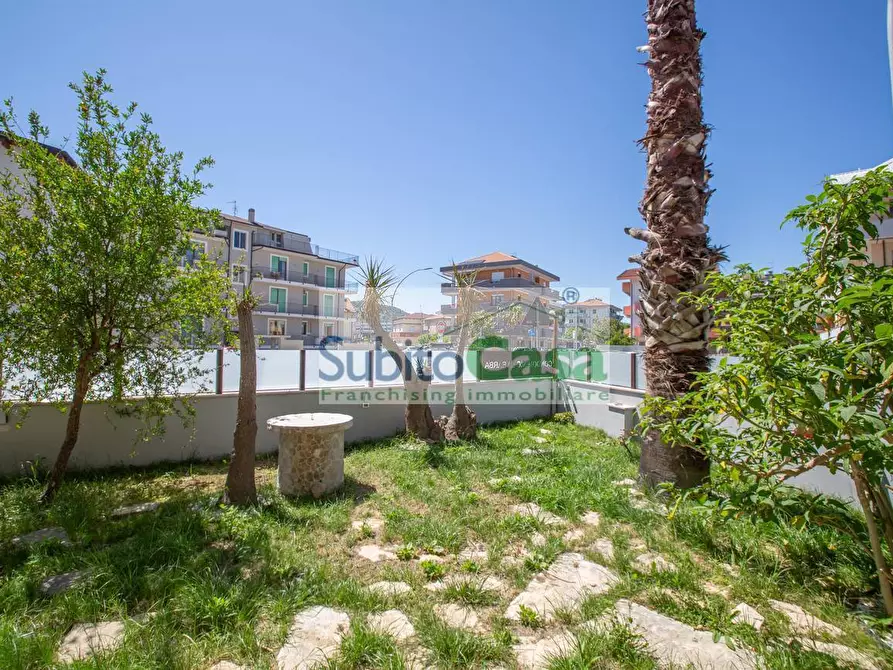 Immagine 19 di Appartamento in vendita  in Via Monte Corno a Francavilla Al Mare