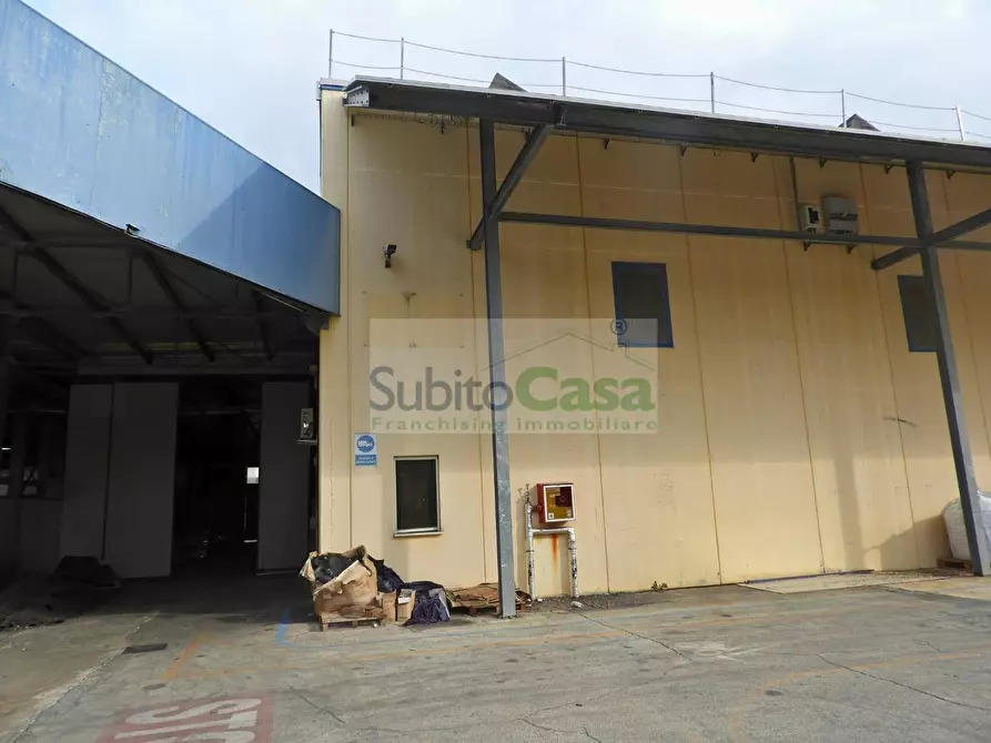Immagine 9 di Capannone industriale in vendita  in Via Po a San Giovanni Teatino