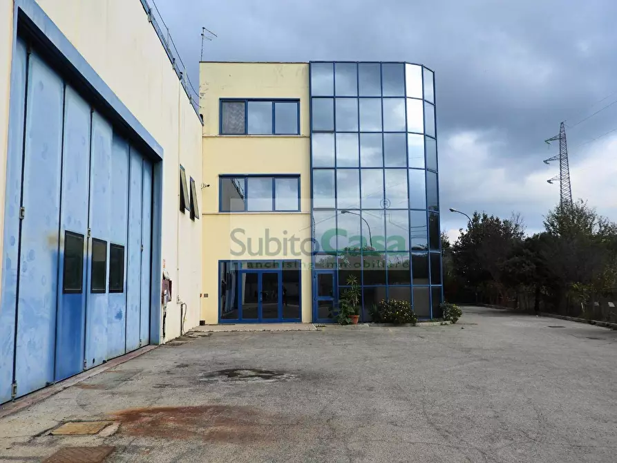 Immagine 12 di Capannone industriale in vendita  in Via Po a San Giovanni Teatino