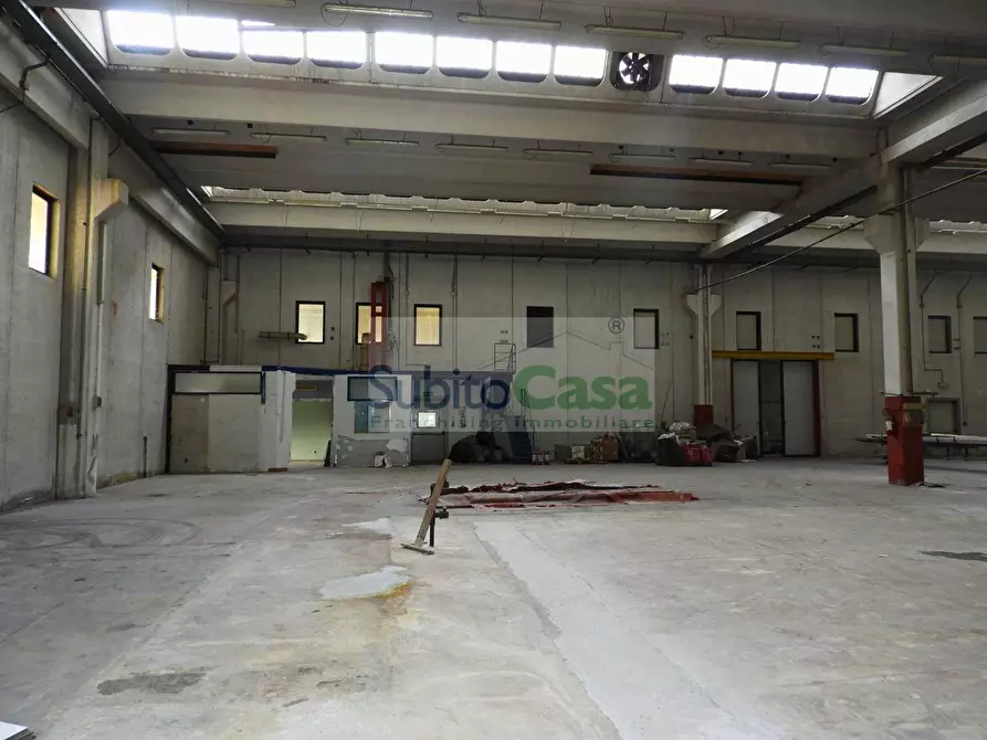 Immagine 3 di Capannone industriale in vendita  in Via Po a San Giovanni Teatino