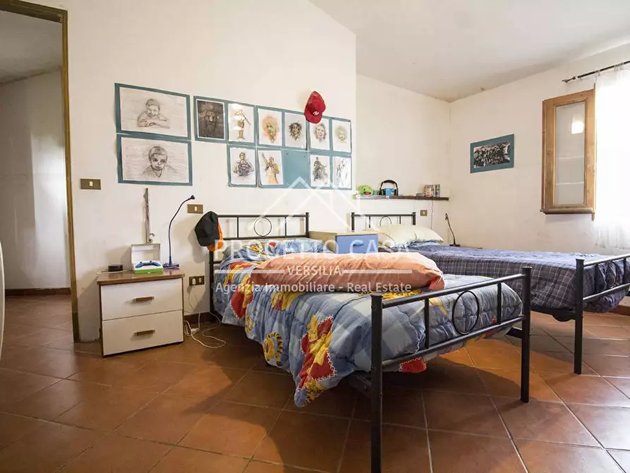Immagine 10 di Rustico / casale in vendita  in via del Magnano a Pietrasanta
