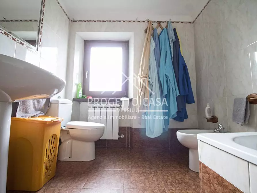 Immagine 21 di Rustico / casale in vendita  in via del Magnano a Pietrasanta