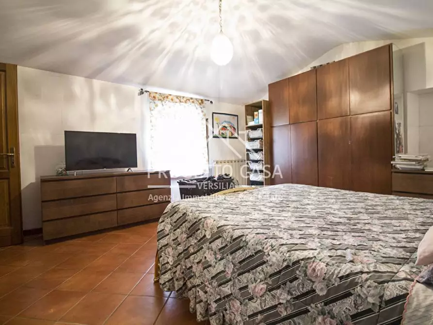 Immagine 27 di Rustico / casale in vendita  in via del Magnano a Pietrasanta