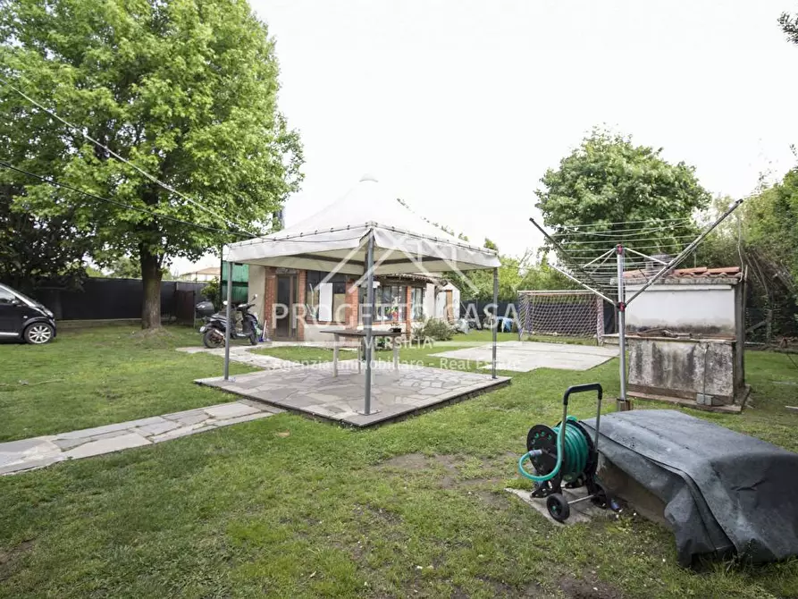 Immagine 30 di Rustico / casale in vendita  in via del Magnano a Pietrasanta