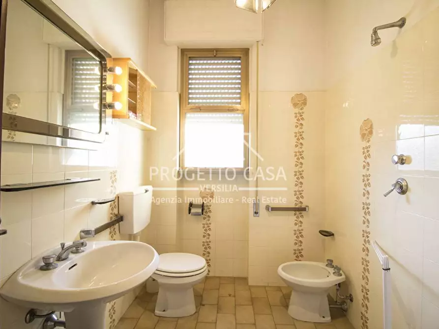 Immagine 20 di Appartamento in vendita  in Via Bari a Viareggio