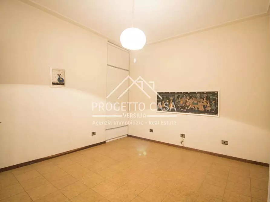 Immagine 27 di Appartamento in vendita  in Via Bari a Viareggio