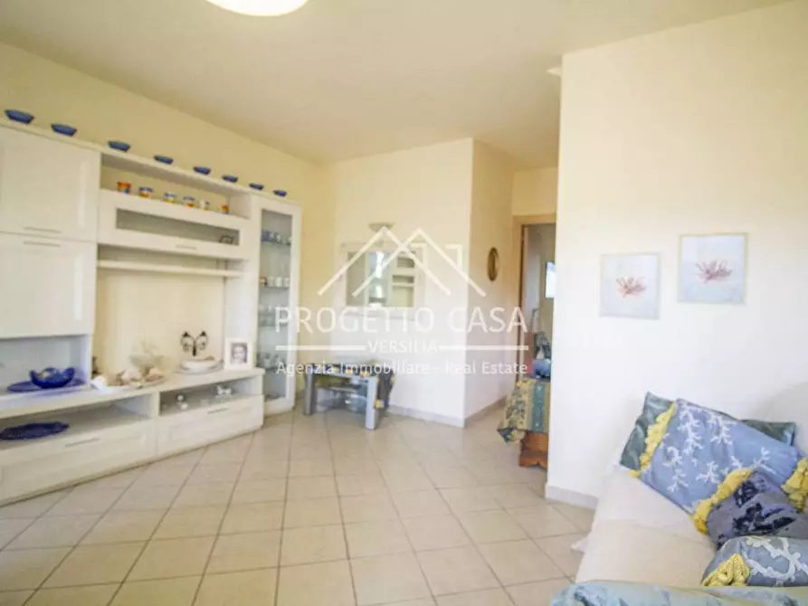 Immagine 5 di Casa indipendente in vendita  in via chini a Camaiore